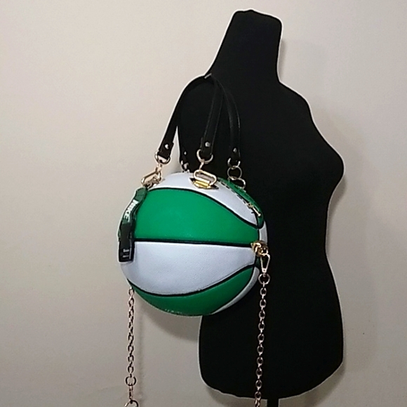 HANDMADE GREEN & WHITE Basketball Purse 🏀 - Picture 4 of 16